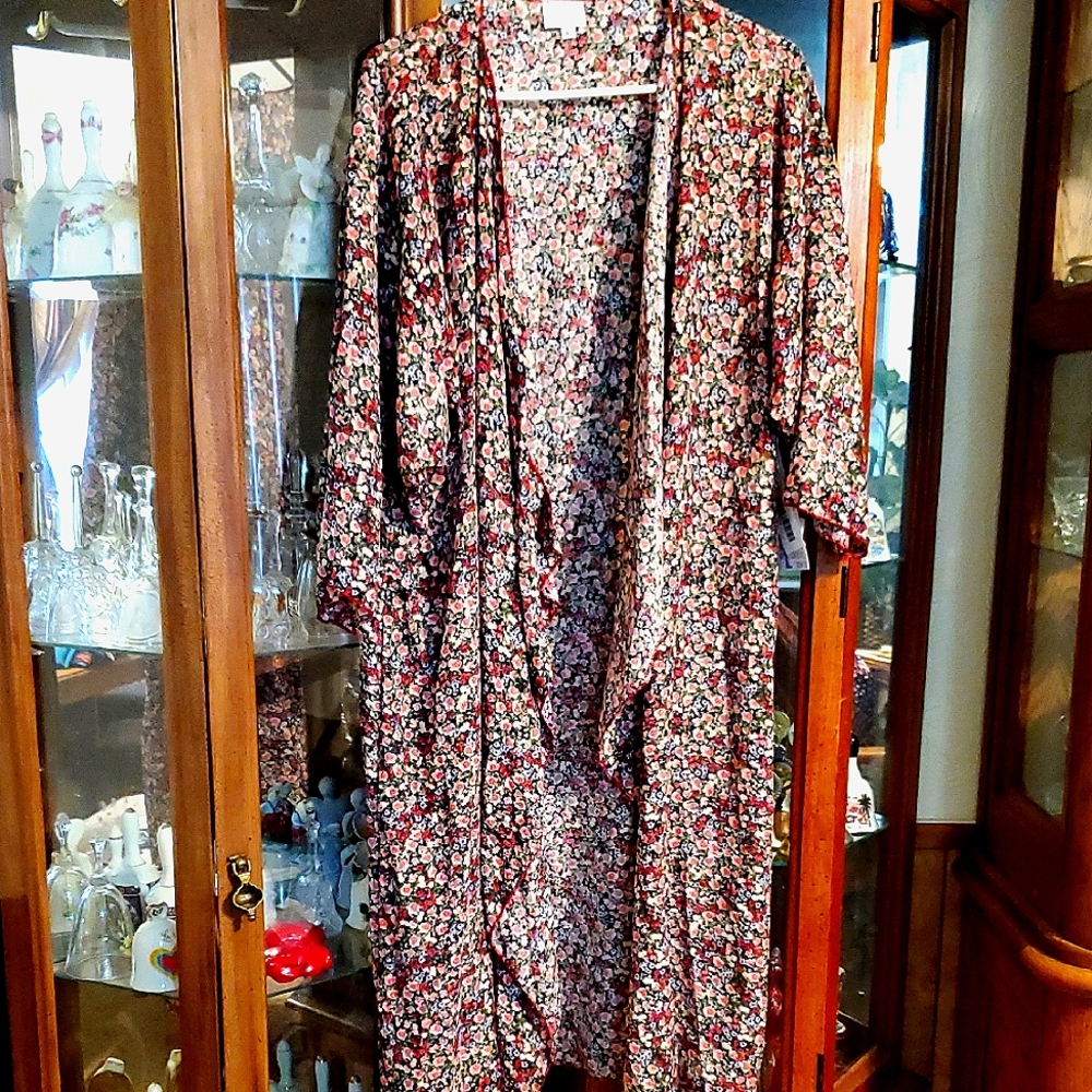 KIM #13 (CH) NWT LuLaRoe Floral Shirley Kimono